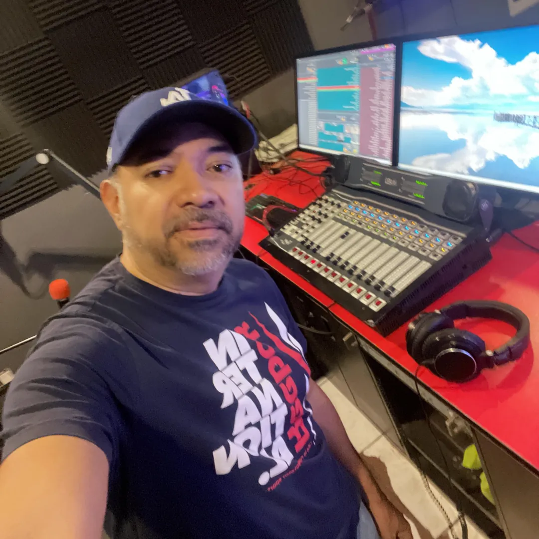 Eduardo Lozano en Radio W107