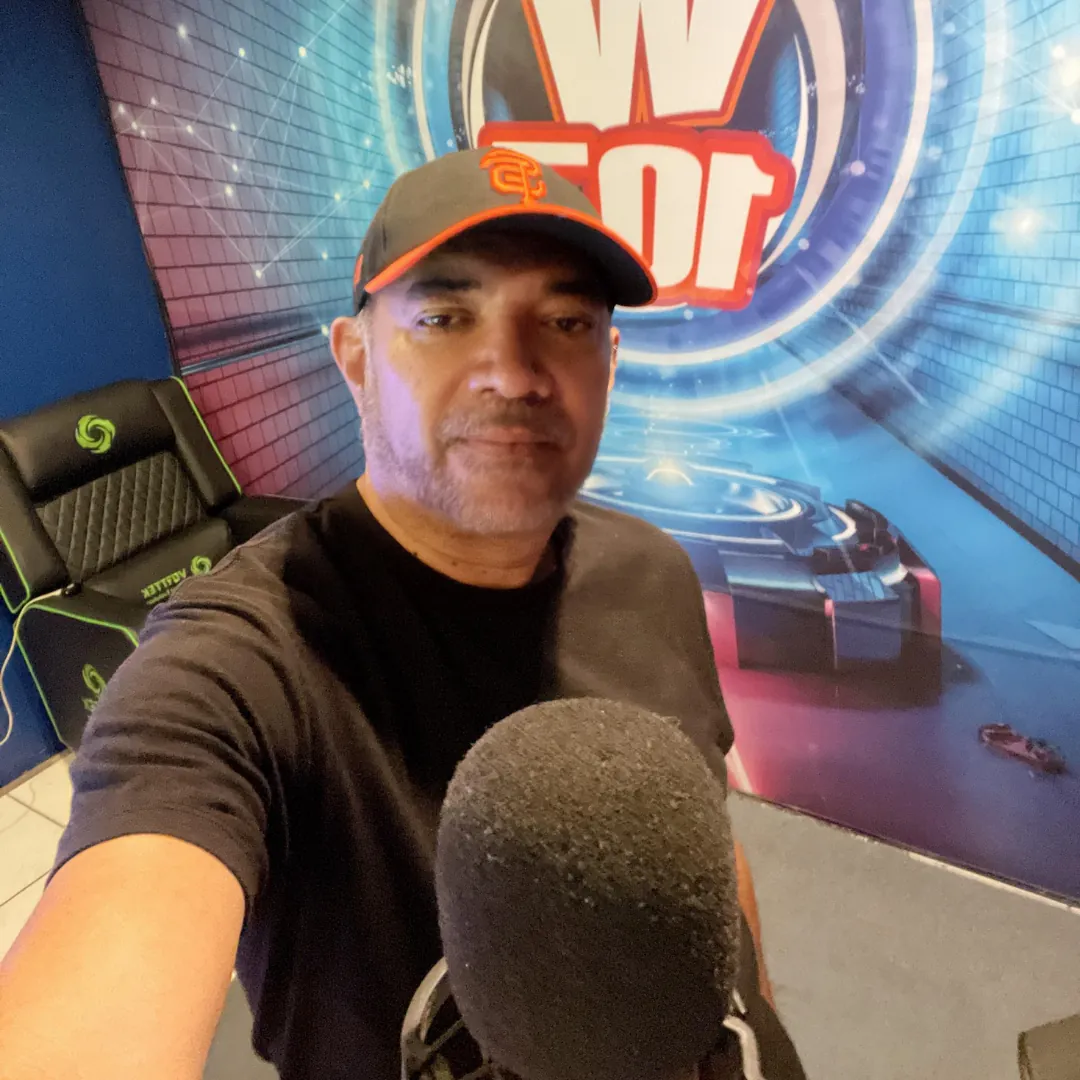 Eduardo Lozano, locutor